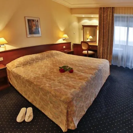 Resort Imperial And Spa, Riviera Club